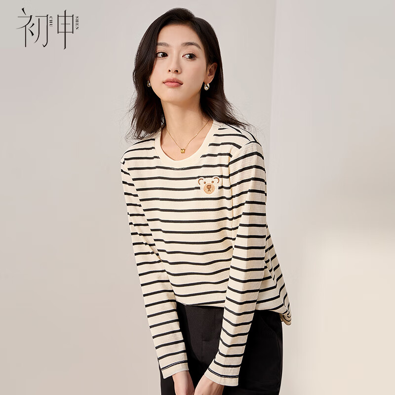 杏色长袖