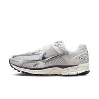 NIKE 耐克 VOMERO 5 女款跑鞋 FD0884