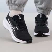 NIKE 耐克 女款跑步鞋 FD6476