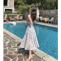 天丂碎花长裙油画吊带裙高级感海边度假连衣裙女新款春夏两件套 油画吊带裙+白披肩