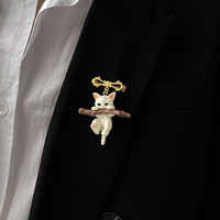MOLC 可爱日式抱树枝小猫咪立体胸针3D徽章胸章衣服防走光扣针配饰物 B6Y404猫咪胸针