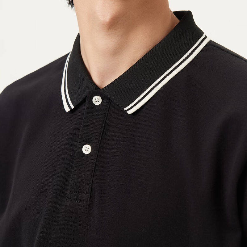 黑色