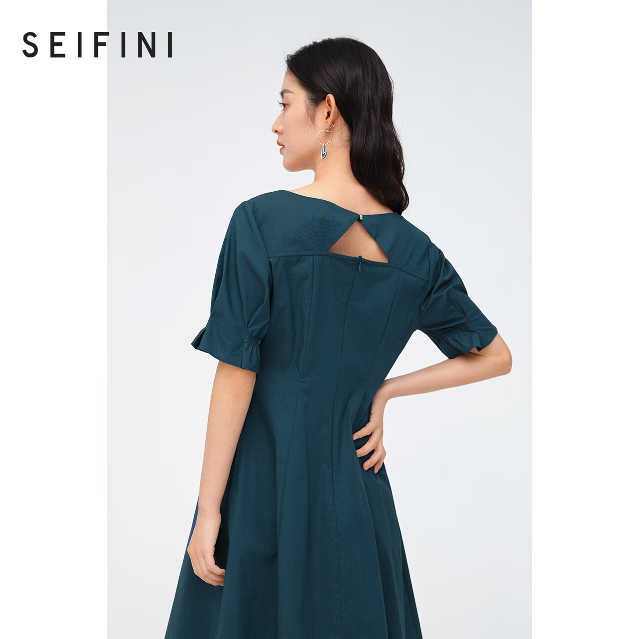 诗凡黎（'SEIFINI）【商场同款】秋季新款法式高级感连衣裙女3D4490821