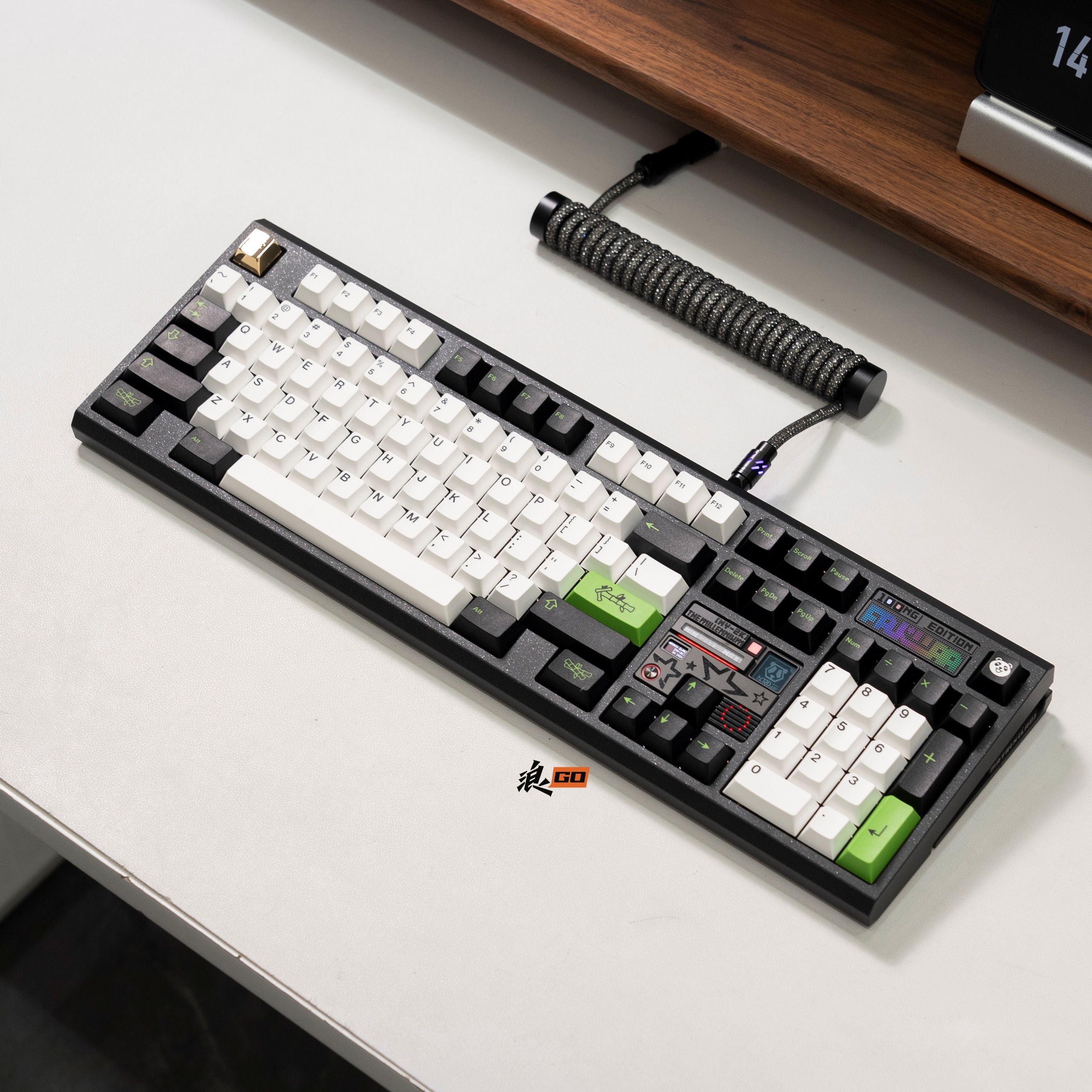 套餐六 100ng 杏仁白 x JTK FC红白机R3成品键盘