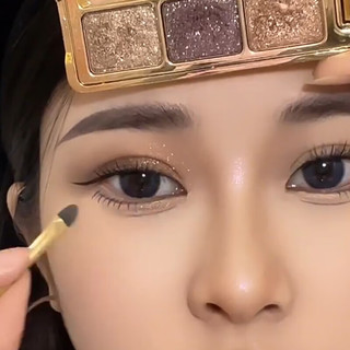  FOMIX 细闪 眼影盘