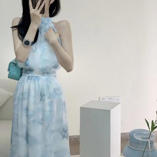 挂脖裙子女夏季高级感收腰显瘦气质法式水墨印花连衣裙