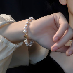 花饰庄园 新个性潮款淡水珍珠手链气质设计感手饰女 手链。白色