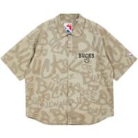 杰克·琼斯（JACK&JONES）男装春夏NBA联名雄鹿队翻领印花开叉上衣短袖衬衫男款224204049 E11 卡其色 M 175 175/96A/M