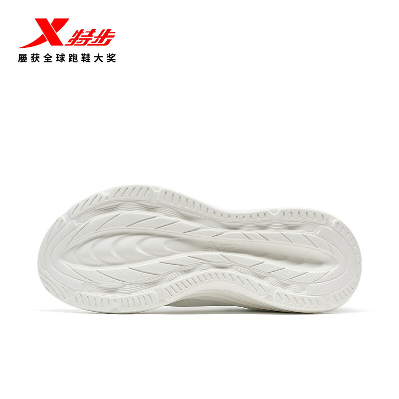 帆白/云端蓝