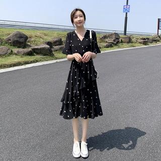 小个子连衣裙女夏季高级感气质波点裙时尚减龄荷叶边收腰显瘦裙子