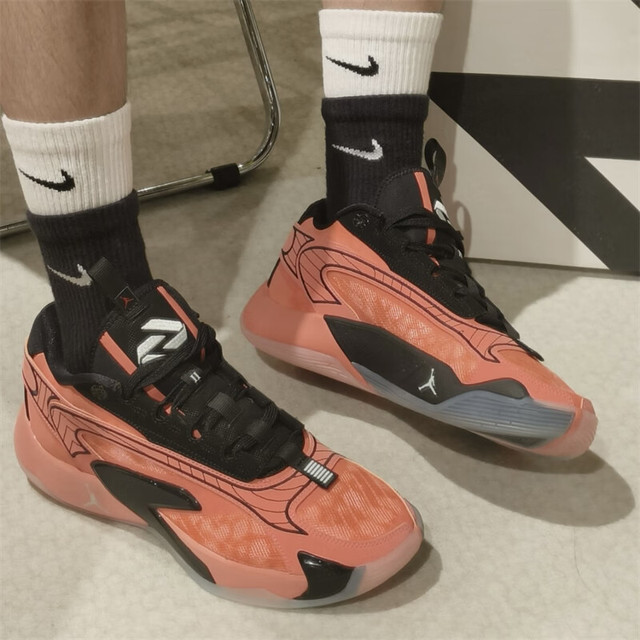 NIKE 耐克 Air Jordan Luka 2 男款篮球鞋 DX9012-800