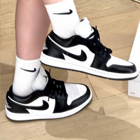 NIKE 耐克 AJ1 女款低帮板鞋 DC0774-101