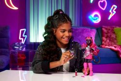 怪兽 MONSTER High 精灵高中黑猫凯蒂手办玩偶娃娃 含宠物猫护身符等配件