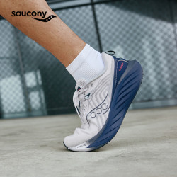 saucony 胜利22 缓震稳定 灰色 37.5 跑步鞋