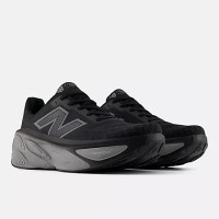 new balance Fresh Foam X More v5 男款跑鞋 黑色