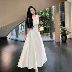 风凉夏 杏色连衣裙女夏高级感2025款茶歇法式赫本风收腰显瘦无袖背心裙子