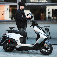 极核 ZEEHO AE4 Pro MAX MY25 电动摩托车 ZH1600DT-E