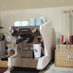 兰奇里奥 RANCILIO 意大利进口Rancilio兰奇里奥CLASSE 5商用单头电控半自动咖啡机 CLASSE 5 USB 1白色