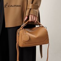 阿尔皮纳 L'ALPINA 女士高级枕头包 真皮大容量手提单肩斜挎包