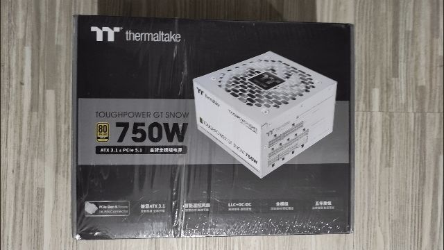 Thermaltake GT 750W 黑色金牌全模组电源 GT 750W 白色