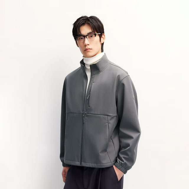 今日必买：杰克琼斯 【鲁道夫无氟】防泼水面料立领微廓形软壳外套 摇粒绒内里 两色可选 225321071