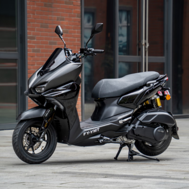 移动端、京东百亿补贴：飞鹰 AX150Max 燃油踏板摩托车 水冷双碟刹 长续航省油运动 暗夜黑25款