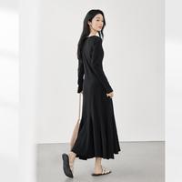 对白 2025春秋法式方领针织连衣裙优雅显瘦气质女式长款小黑裙