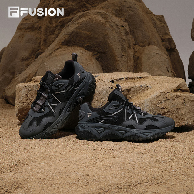 FILA FUSION FREEROAM 男款休闲运动鞋 6013829406236
