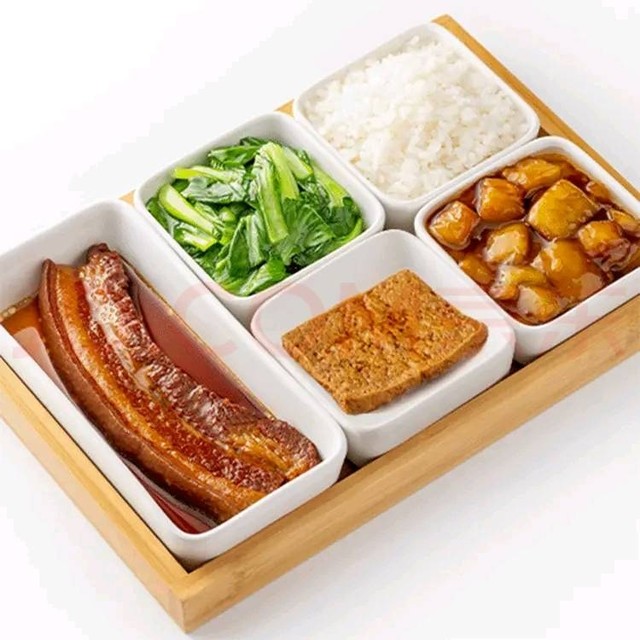 超意兴 非遗把子肉+红烧茄子+素菜（随机）+五香豆腐+米饭