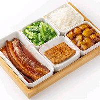 超意兴 非遗把子肉+红烧茄子+素菜(随机)+五香豆腐+米饭