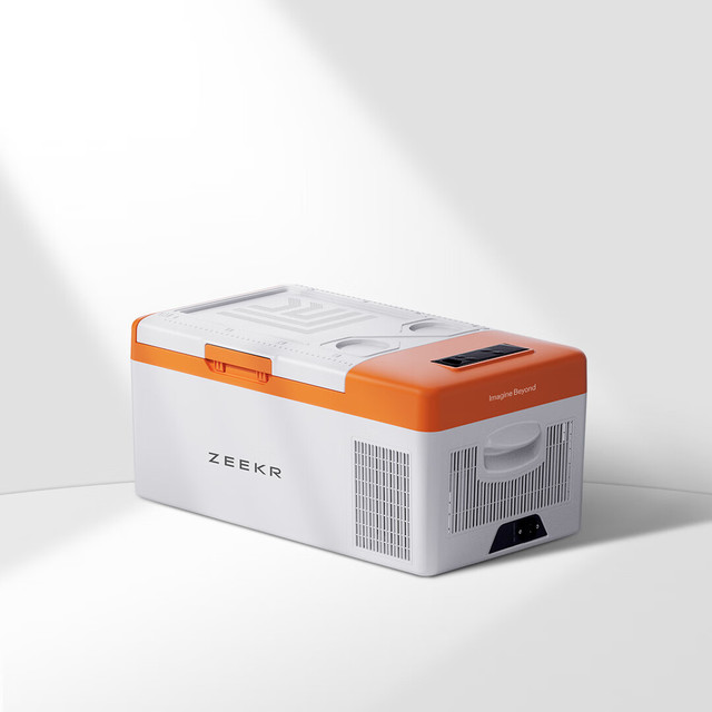 极氪 ZEEKR 车载冰箱 便携多用 迷你冰箱 冷藏冷冻 轻音运行 防护15.5升