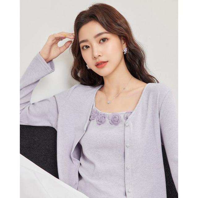 爱依服 2025秋季法式温柔浪漫小女人气质百搭两件套上衣