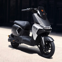 雅迪 冠能S 白鲨 电动自行车 48V30Ah TDR3497Z