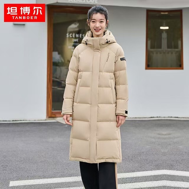 PLUS会员：坦博尔 195g超级加厚女士长款连帽H版保暖羽绒服 TBF550852J