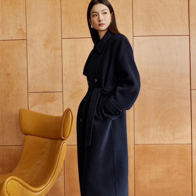 eifini 伊芙丽 经典大衣混羊绒蚕丝90支羊毛毛呢外套2025冬装 藏冬青 送价值包