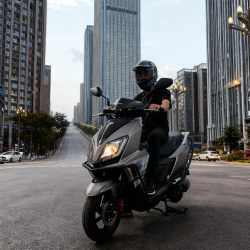 破界 uy款125cc燃油踏板摩托车外卖骑手上班家用2025款可上牌钛灰