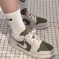 NIKE 耐克 AIR JORDAN 1 男款篮球鞋 HV4089-201
