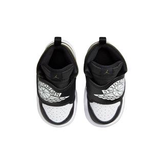  NIKE/耐克 轻盈缓震 儿童篮球运动鞋