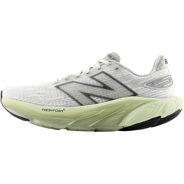 new balance Balos 女款跑步鞋