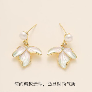 VENUS ADELINE 時尚珍珠品牌VA 鳶尾花珍珠耳環(huán)