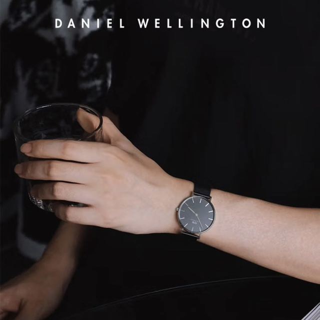 Daniel Wellington 丹尼尔惠灵顿 轻奢欧美表瑞典石英腕表 32MM银色边黑盘DW00100202