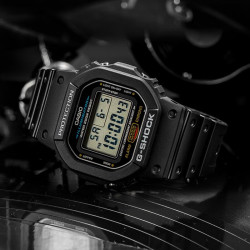 CASIO 卡西欧 G-SHOCK系列 DW-5600UE-1PR 防水防震运动腕表
