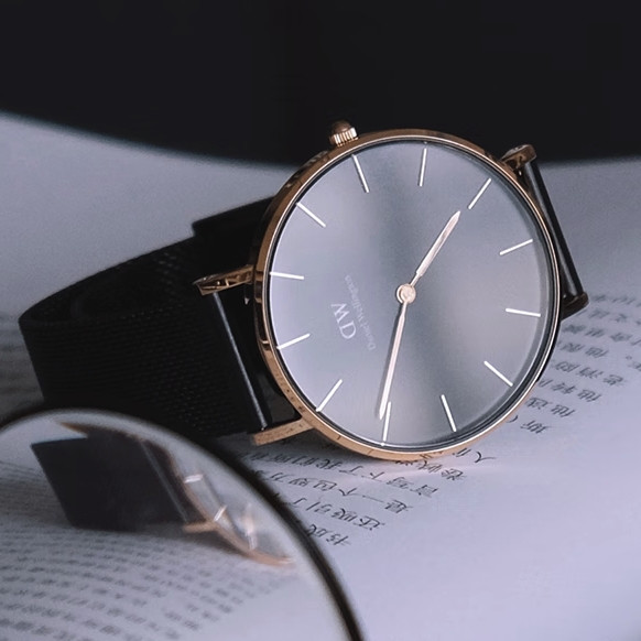 Daniel Wellington 丹尼尔惠灵顿 瑞典石英腕表 32MM金色边黑盘DW00100201