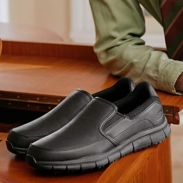 今日必买：斯凯奇 WORK系列 男士一脚蹬运动休闲皮面鞋 77157