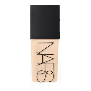NARS 轻透亮采粉底液