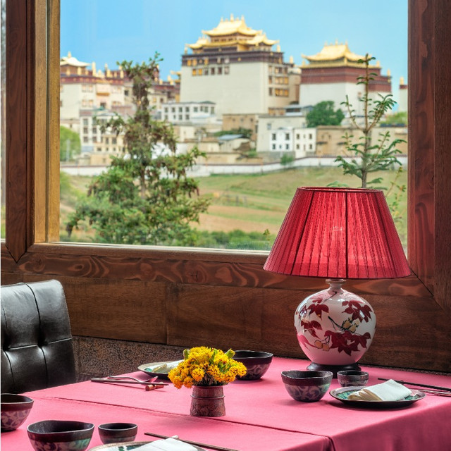 松赞度假|香格里拉4晚连住含早+餐饮额度+体验+接送机等 疗愈度假