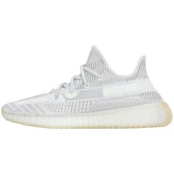 adidas 跑步鞋