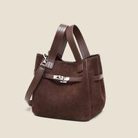 C.BANNER 千百度 女士单肩斜挎包大容量水桶包