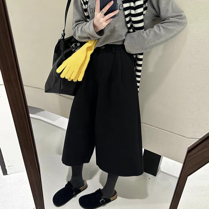 黑色