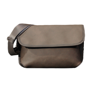 维多利亚旅行者 真五折！斜挎单肩男胸多功能时尚休闲包